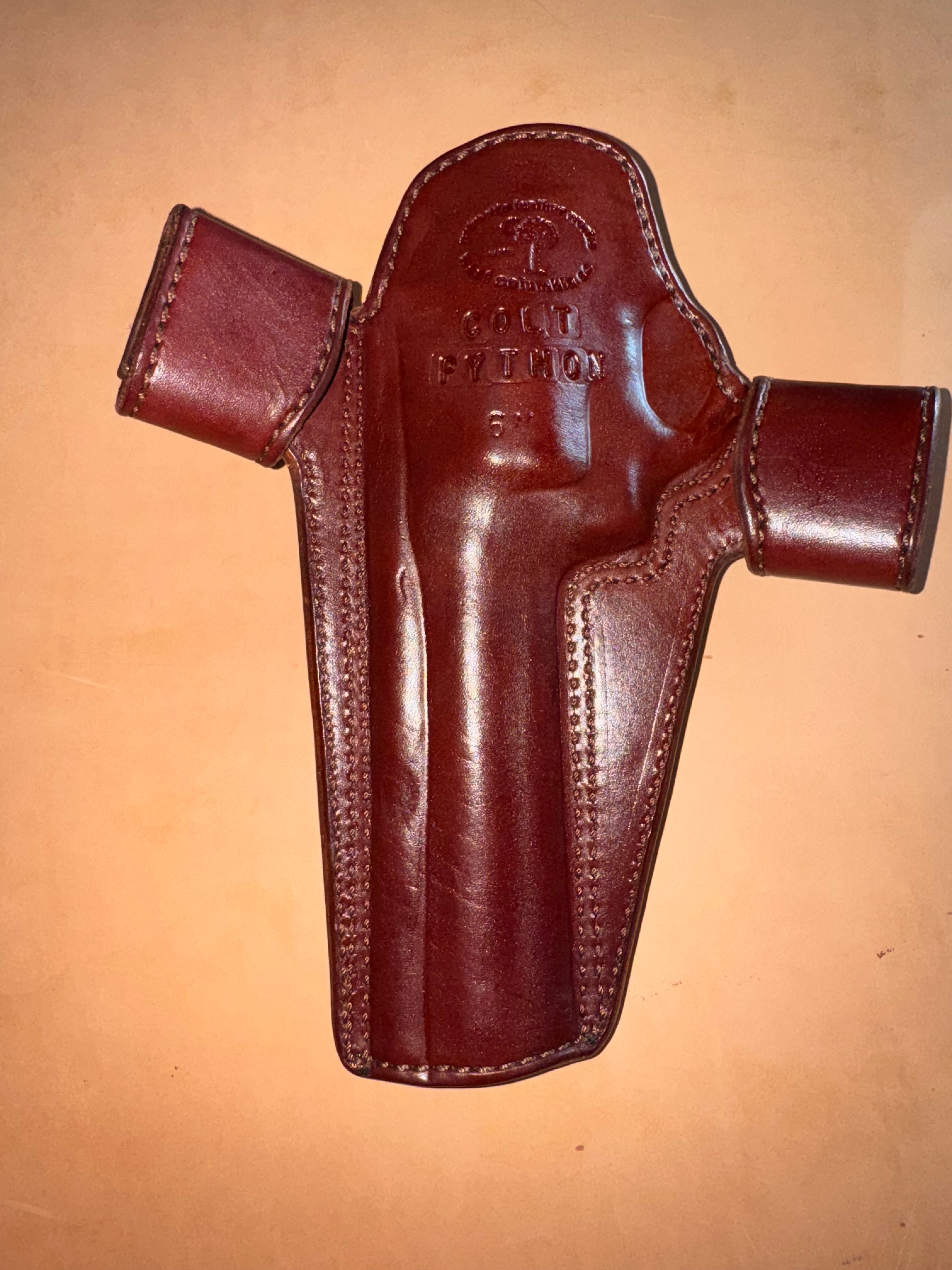 Colt Python 6" Deluxe Lined Model 1 Holster | Palmetto Leather